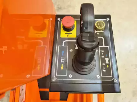 Vertikal / personløftere 2025  SNORKEL TM12 (10)