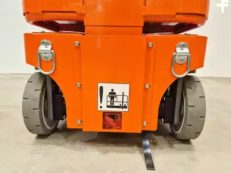 Függöleges emelö emelvény 2025  SNORKEL TM12 (7)