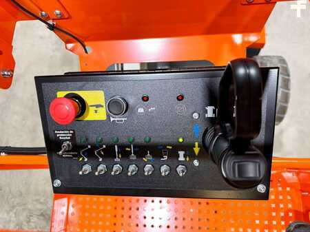 Kloubová pracovní plošina 2025  SNORKEL A38E (8)