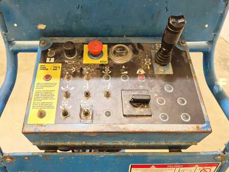 Kloubová pracovní plošina 2008  GENIE Z30 20NRJ (8)