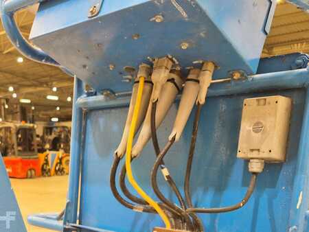 Piattaforme aeree articolate 2016  GENIE Z30 20NRJ (7)