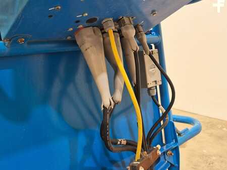 Piattaforme aeree articolate 2016  GENIE Z30 20NRJ (9)