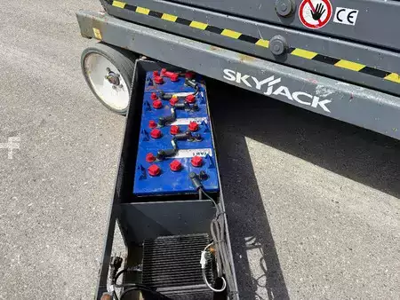 Saksinostimet 2015  Skyjack SJ 4626 9,90m Scherenarbeitsbühne *Akku NEU* (8)