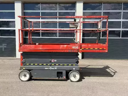 Saksinostimet 2015  Skyjack SJ 4626 9,90m Scherenarbeitsbühne *Akku NEU* (9)