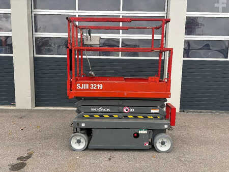 Saksinostimet 2015  Skyjack SJ 3219 7,80m Scherenarbeitsbühne (2)