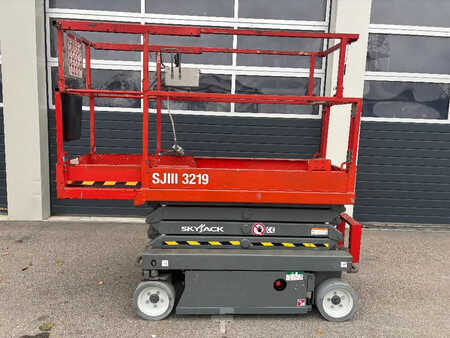 Saksinostimet 2015  Skyjack SJ 3219 7,80m Scherenarbeitsbühne (8)