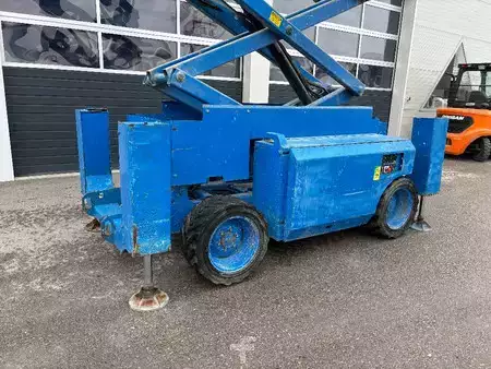 Piattaforme aeree a pantografo 2007  Genie GS 3268 11,75m Diesel Scherenarbeitsbühne (14)