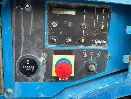 Piattaforme aeree a pantografo 2007  Genie GS 3268 11,75m Diesel Scherenarbeitsbühne (6)