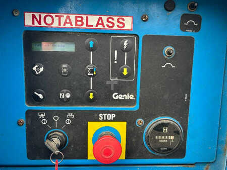 Schaarhoogwerker 2007  Genie GS 4390 RT 15,11m Diesel Scherenarbeitsbühne (6)