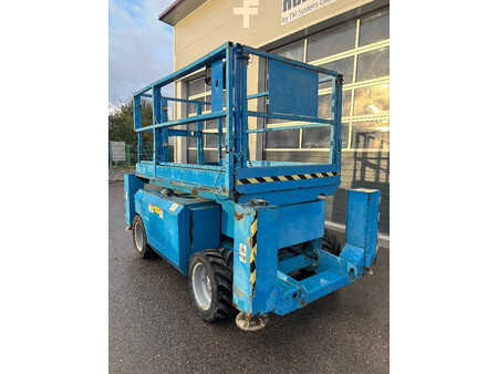 Schaarhoogwerker 2007  Genie GS 2668 RT 10m Diesel Scherenarbeitsbühne (3)