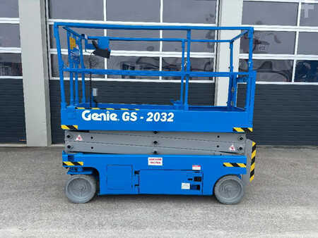 Pracovní plošina s nůžkovým zdvihem 2014  Genie GS 2032 8,10m Scherenarbeitsbühne *Akkus NEU* (2)