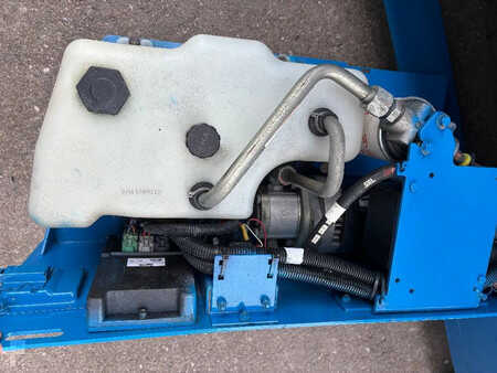 Pracovní plošina s nůžkovým zdvihem 2013  Genie GS 2646 10m Scherenarbeitsbühne *Akkus NEU* (8)