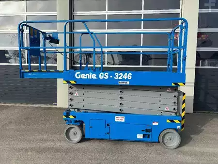 Saxliftar 2015  Genie GS 3246 - 11,60m Scherenarbeitsbühne *Akku neu* (9)
