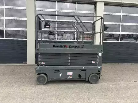 Scherenarbeitsbühne 2017  Haulotte Compact 12 - 11,75m Scherenarbeitsbühne (2)