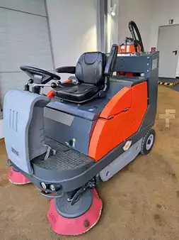 Feie- og støvsuging maskiner 2025  Hako B 1200 RH (1)