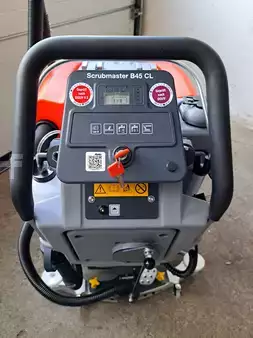 Stroj na drhnutí a vysávání 2025  Hako B 45 CL (4)