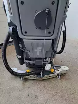 Stroj na drhnutí a vysávání 2025  Hako B 45 CL (5)