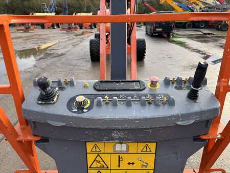 Kloubová pracovní plošina 2014  JLG 860 SJ (4)