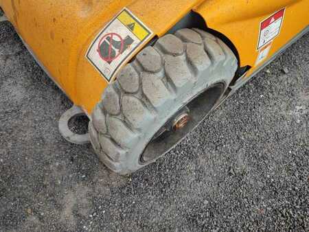 Annet 2012  Haulotte STAR 10-1 (14)