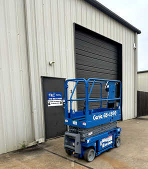 Scissor lift  Genie 1930 (7)