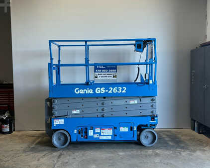 Plataforma Tijera 2004  Genie GS-2632 (1)