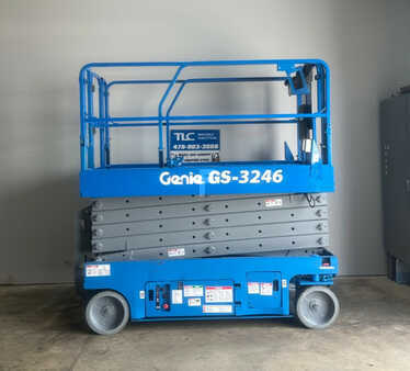 Scissor lift 2005  Genie GS-3246 (1)