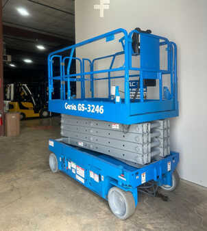 Scissor lift 2005  Genie GS-3246 (4)