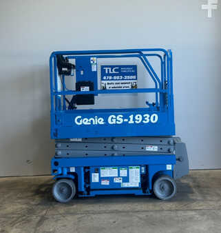 Scissor lift - Genie 1930 (3)