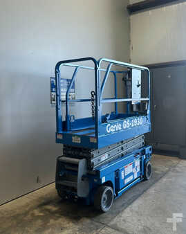 Scissor lift - Genie 1930 (6)