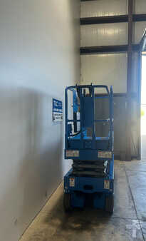 Scissor lift - Genie 1930 (9)