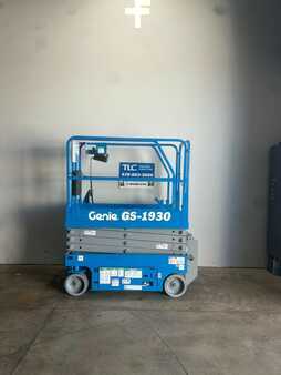 Scissor lift - Genie 1930 (4)