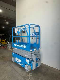 Scissor lift - Genie 1930 (5)