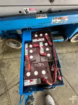 Scissor lift 2002  Genie 1930 (13)