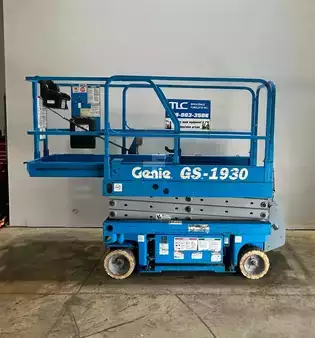 Scissor lift 2002  Genie 1930 (2)