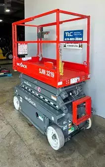 Scissor lift - Sky Jack SJ3219 (13)