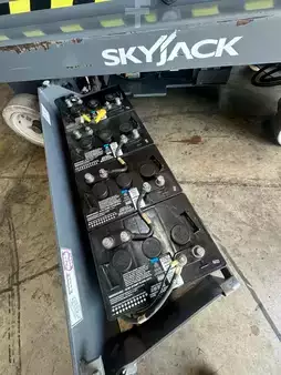 Scissor lift - Sky Jack SJ3219 (8)