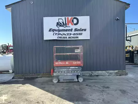 Scissor lift 2015  SKYJACK SJIII3219 (1)