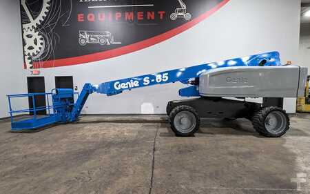Articulating boom lift 2014 GENIE S65 (1)