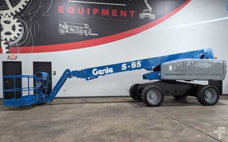 Articulating boom lift 2013 GENIE S65 (1)