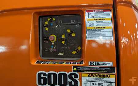 Articulating boom lift 2008 JLG 600S (10)