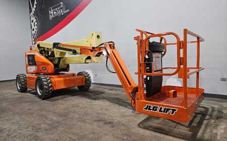 Articulating boom lift 2013 JLG E450AJ (5)