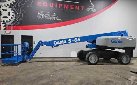 Articulating boom lift 2016 GENIE S65 (1)