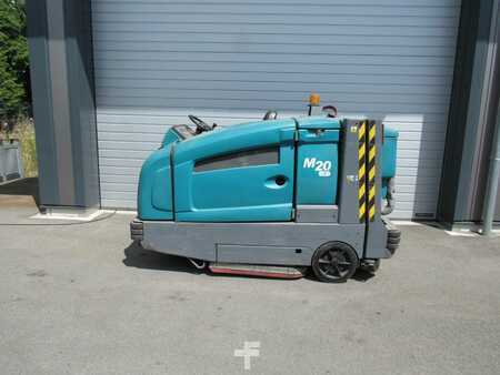 Máquina estregadora aspiradora 2006  Tennant M20 (1)