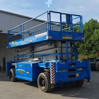 Pracovní plošina s nůžkovým zdvihem 2015 Holland-Lift NEW ENGINE - M250HYL25 ca. 28m Hybrid Scissor lift (7)