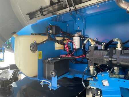 Genie ZX 135/70, 43m new with warranty