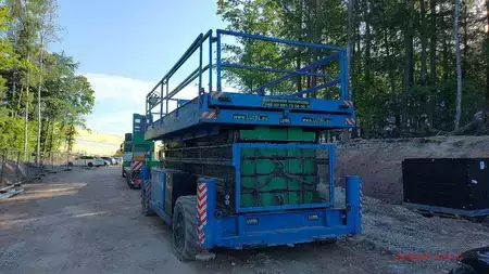 Scherenarbeitsbühne 2015  Holland-Lift Megastar G320D30, HL 340, 34m scissor lift (2)
