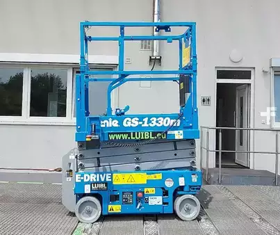 Scissors Lifts 2021  Genie GS 1330, 6m Mini scissor lift electric (2)