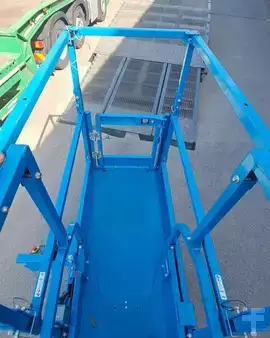 Scissors Lifts 2021  Genie GS 1330, 6m Mini scissor lift electric (6)