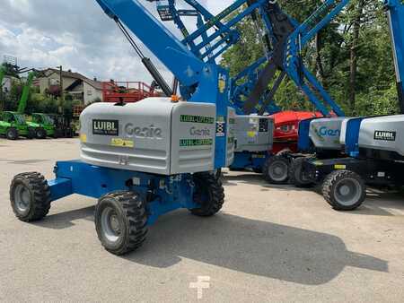 Teleskopická plošina 2015 Genie S45, 16m boom lift (5)