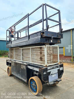 Scissor lift 2002 Liftlux SL153-12 E2WD (4)